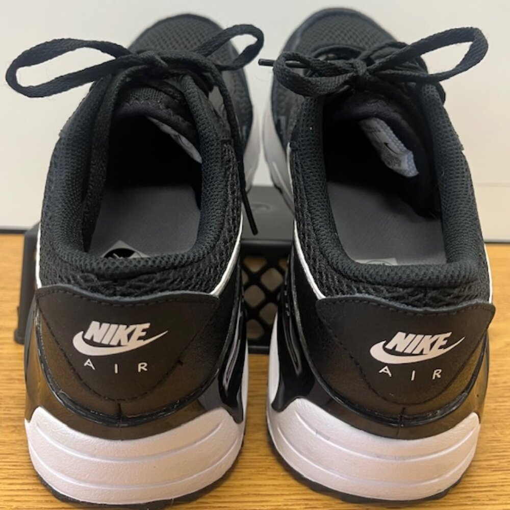 Air Max 90 - 7Y also fits a women 8.5, Black - White - Picture 6 of 8